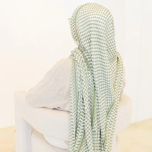 Load image into Gallery viewer, Keffiyeh designs shawls