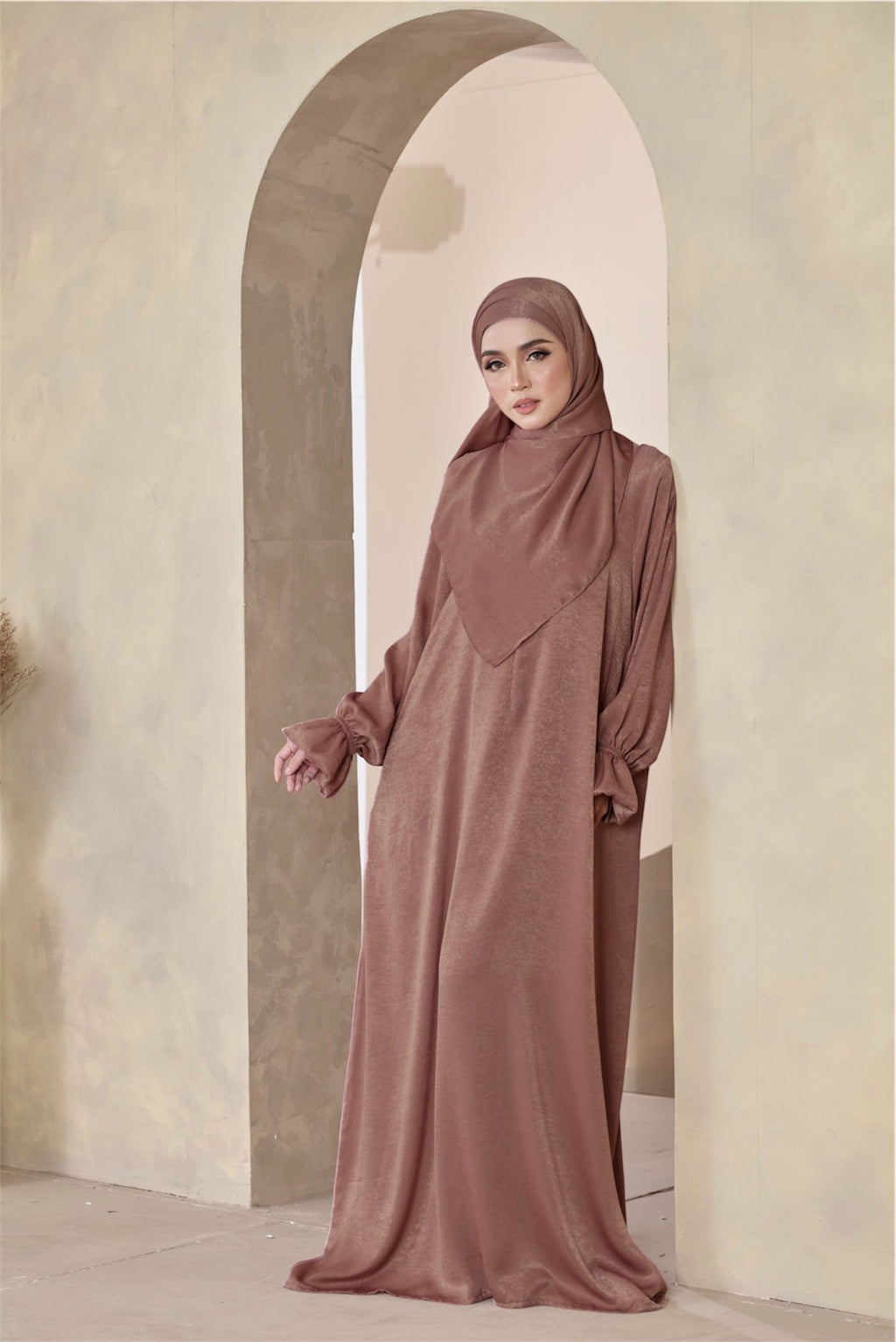 Abaya Shimmer Dahlia