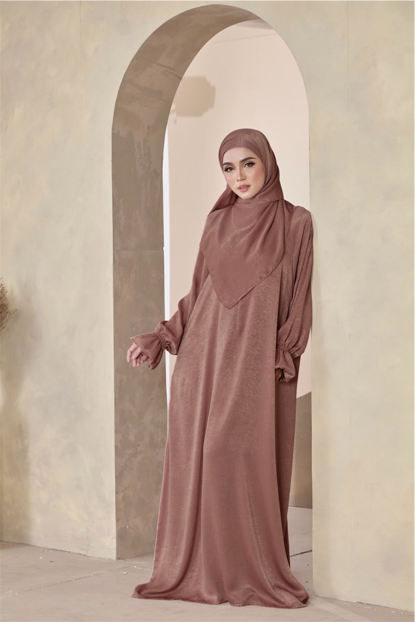 Abaya Shimmer Dahlia