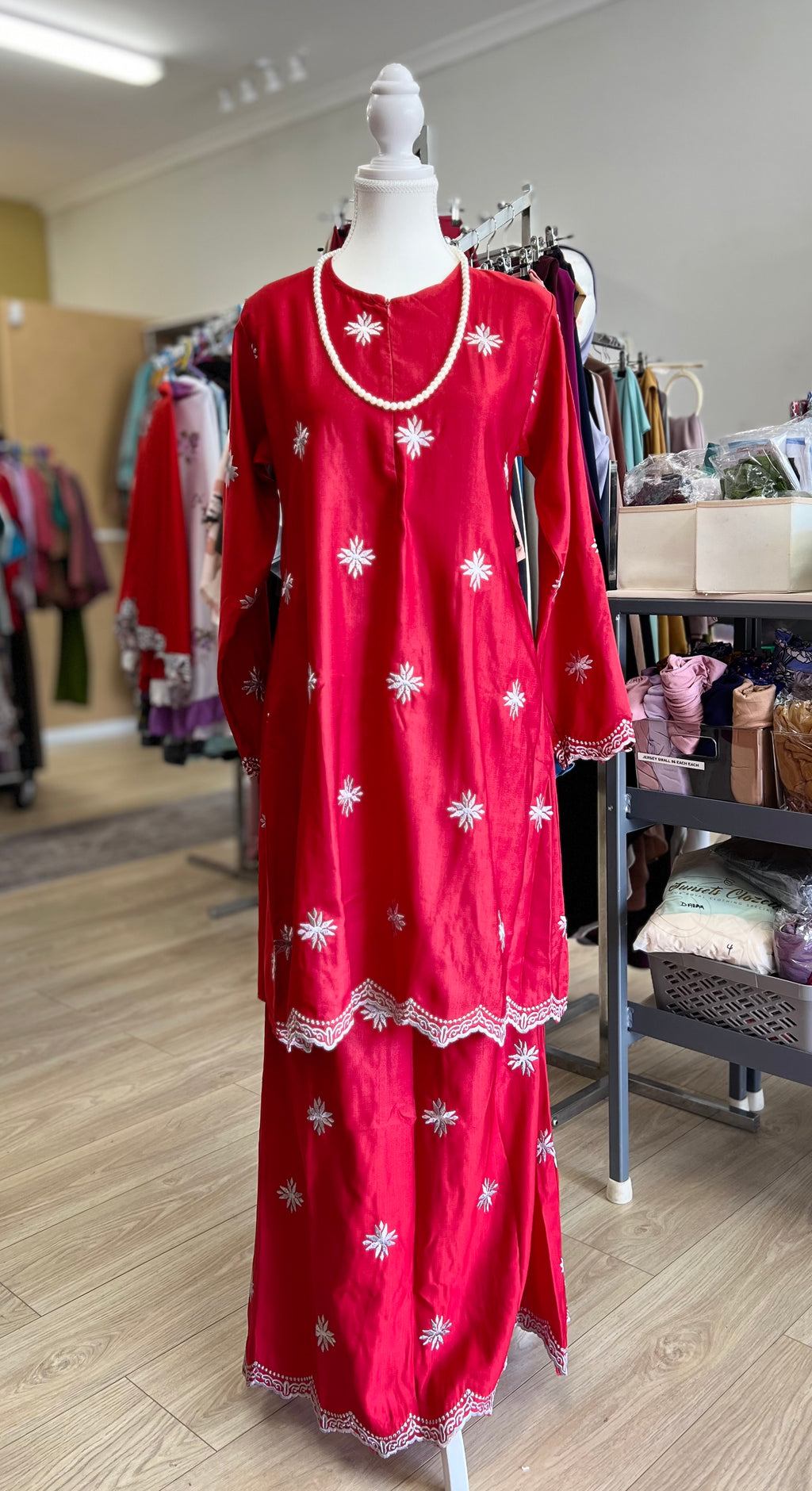 Sulam Tenun Bunga Raya Kurung Adult only