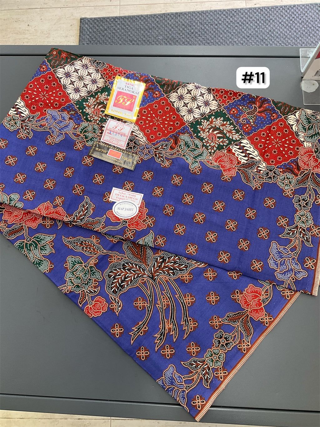 Batik sarong Tiga Serangkai