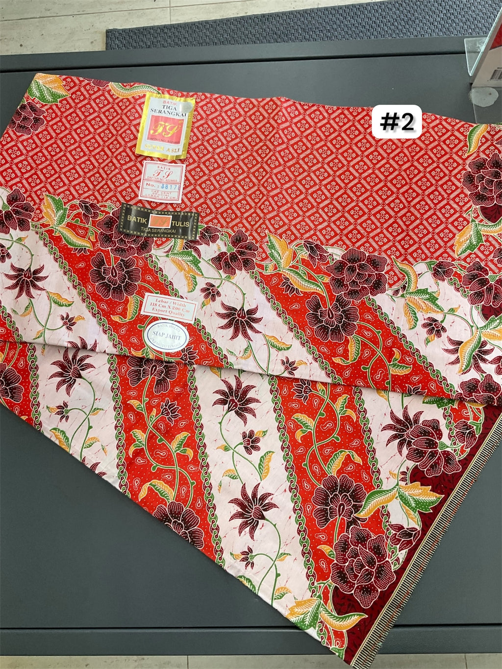 Batik sarong Tiga Serangkai