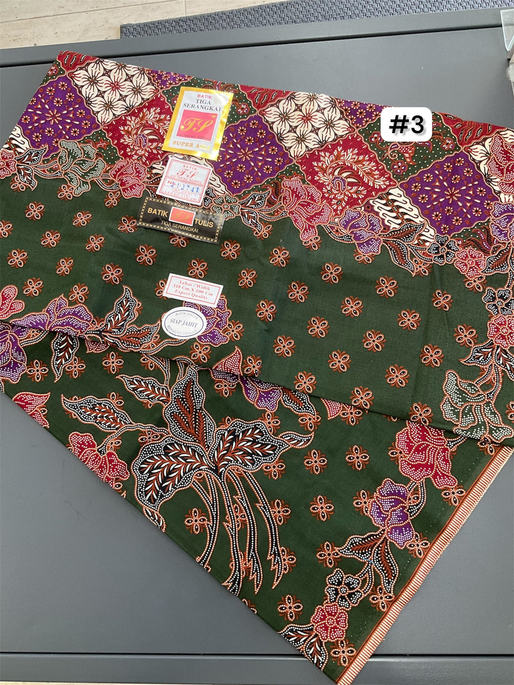 Batik sarong Tiga Serangkai