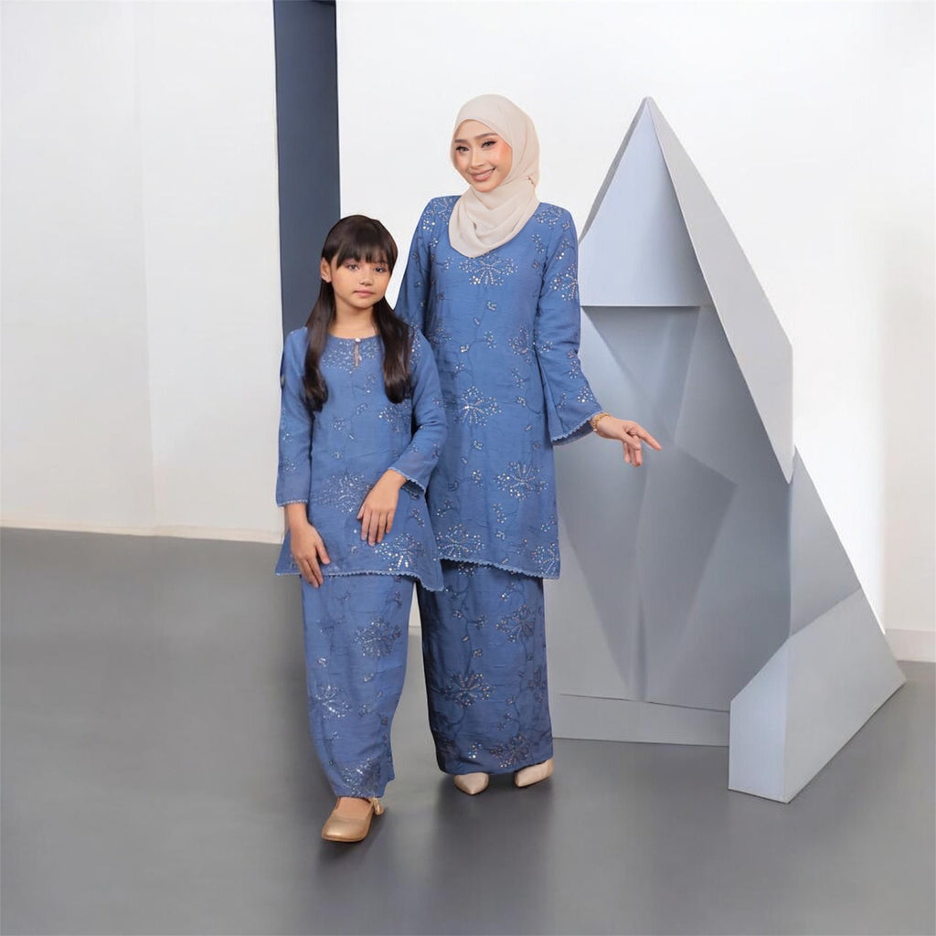 Kurung Riau Evellin girl