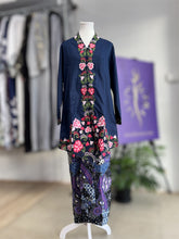 Load image into Gallery viewer, Kebaya Waty Panjang
