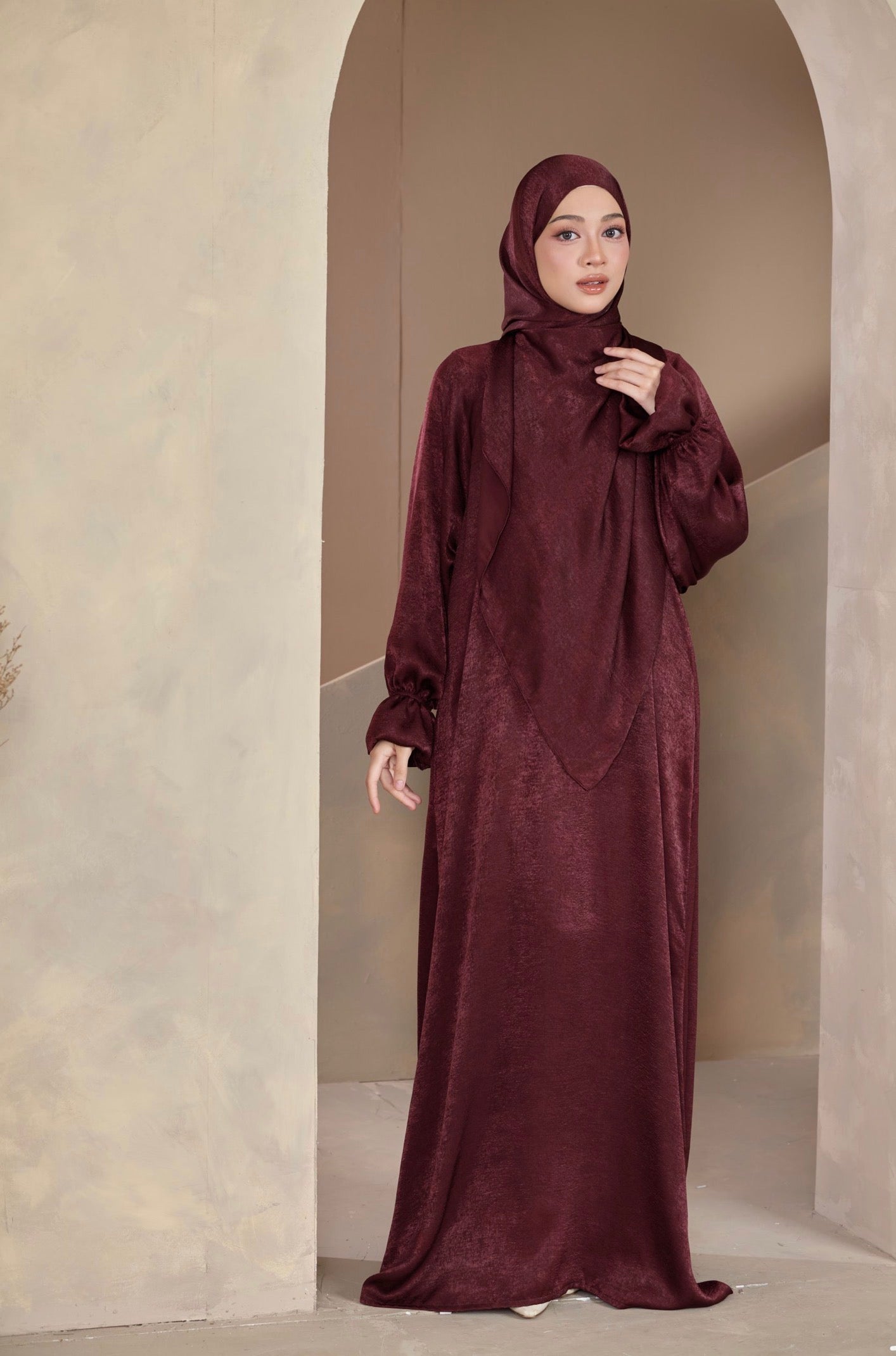 Abaya Shimmer Dahlia