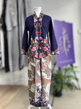 Load image into Gallery viewer, Kebaya Waty Pendek
