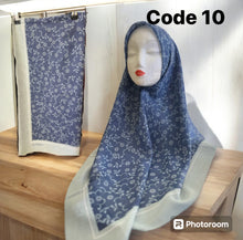 Load image into Gallery viewer, Printed Square Shawl (STD Size)
