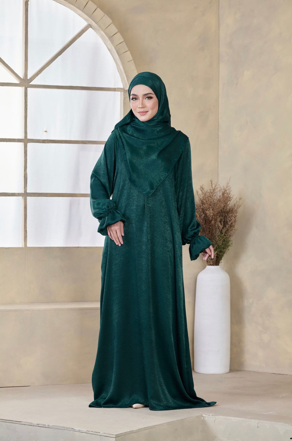Abaya Shimmer Dahlia
