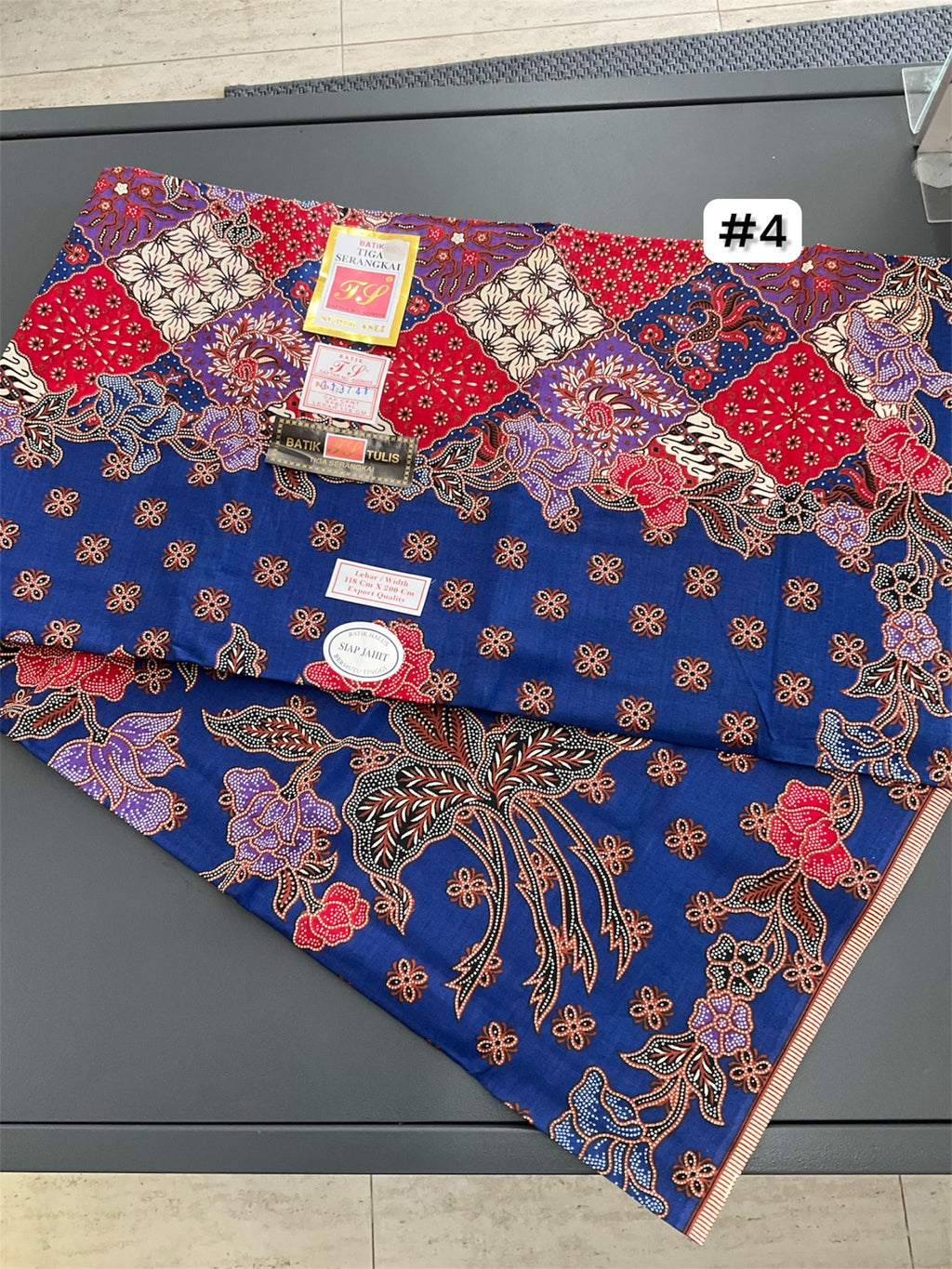Batik sarong Tiga Serangkai