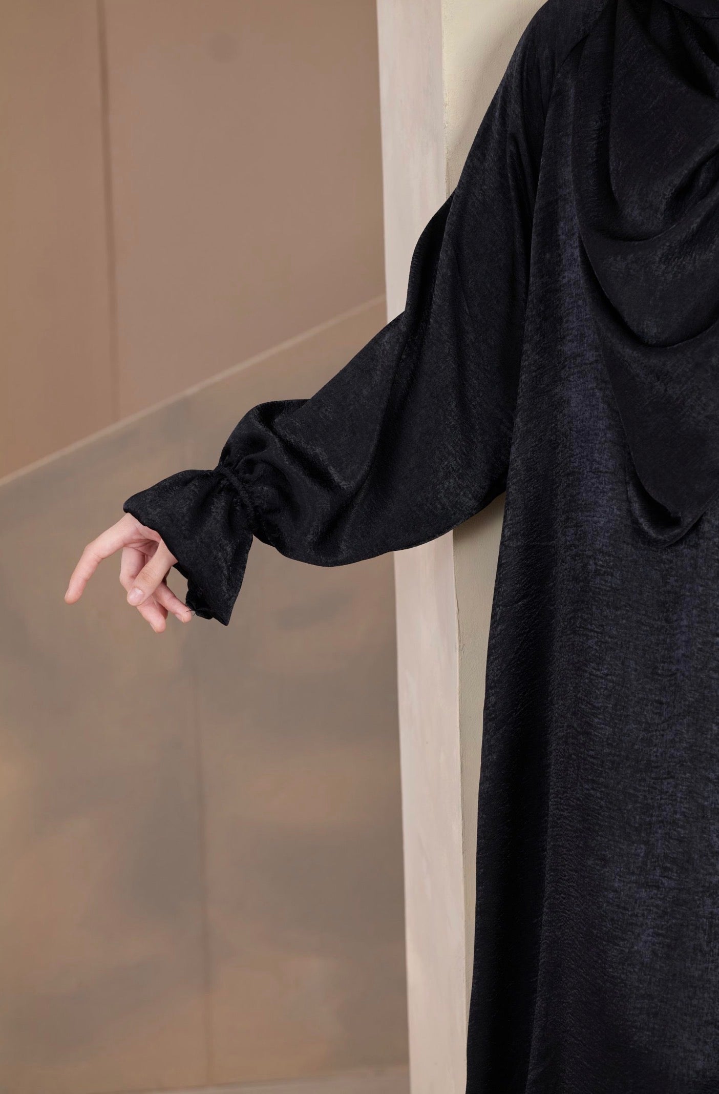 Abaya Shimmer Dahlia