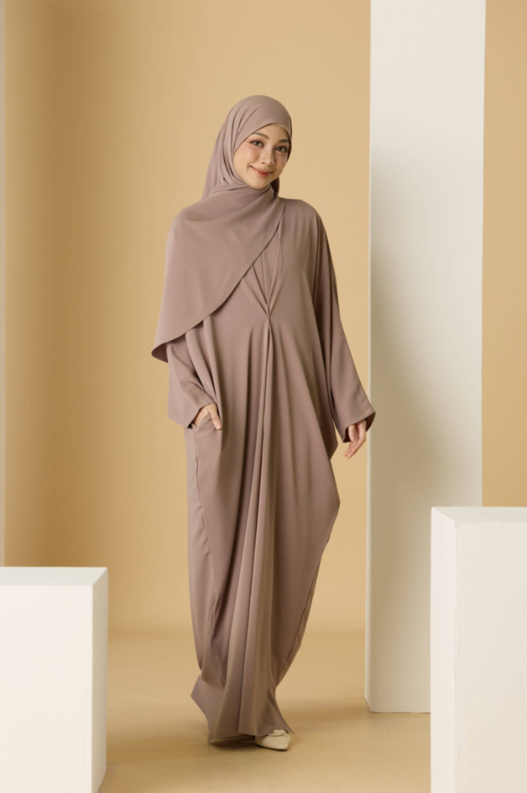 Kaftan Suraya with Butterfly Shawl