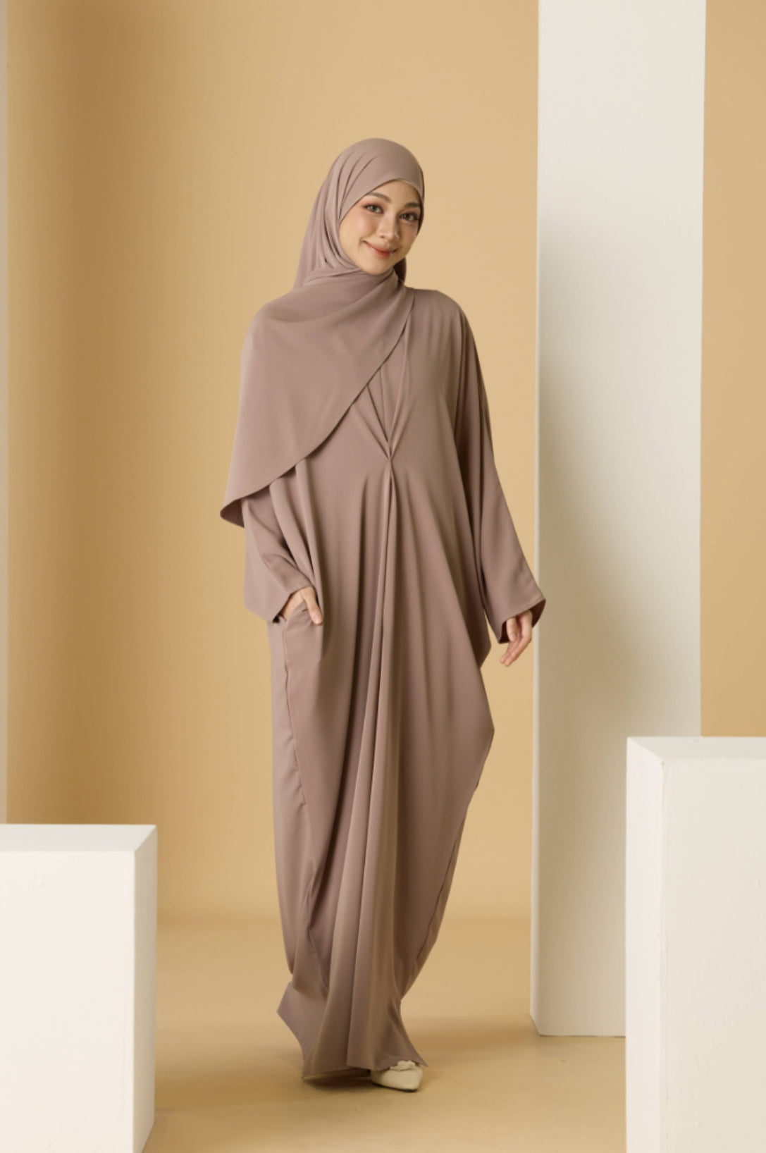 Kaftan Suraya with Butterfly Shawl