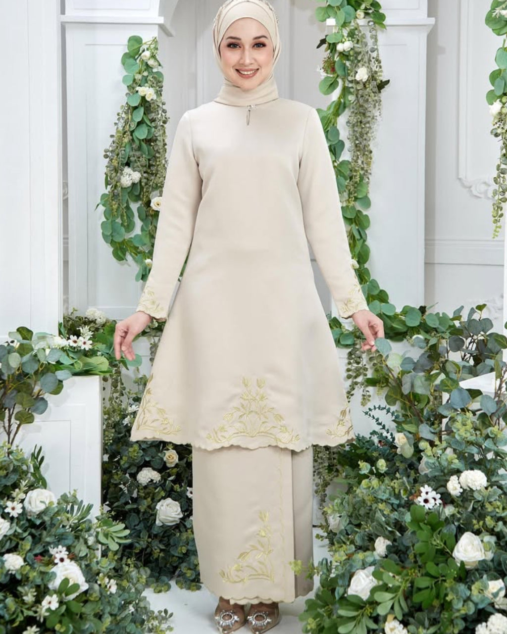 Widuri Embroidered Kurung