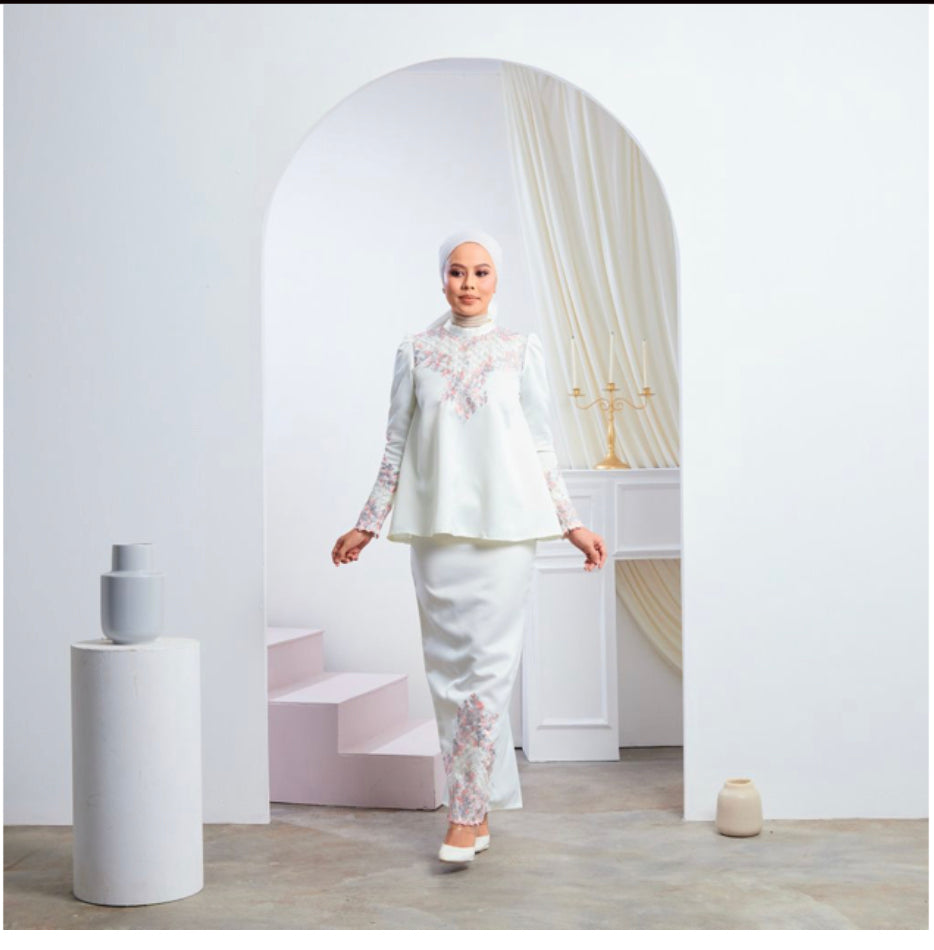 Annabelle Kurung Doll - White