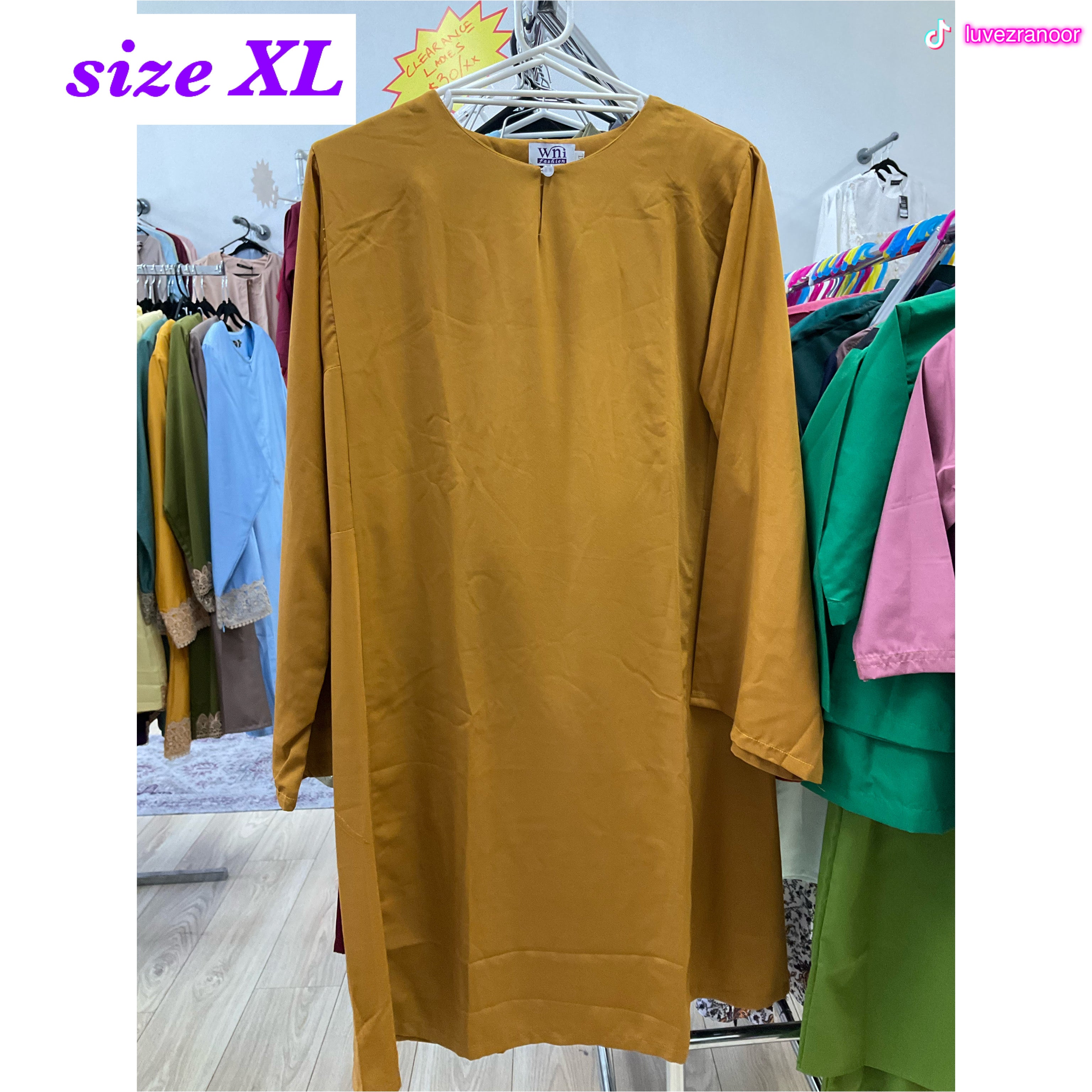 Yuna/Izzah Kurung (WNI)