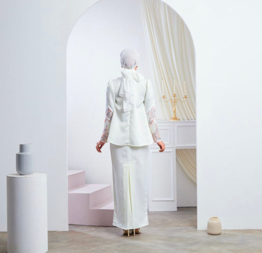 Annabelle Kurung Doll - White