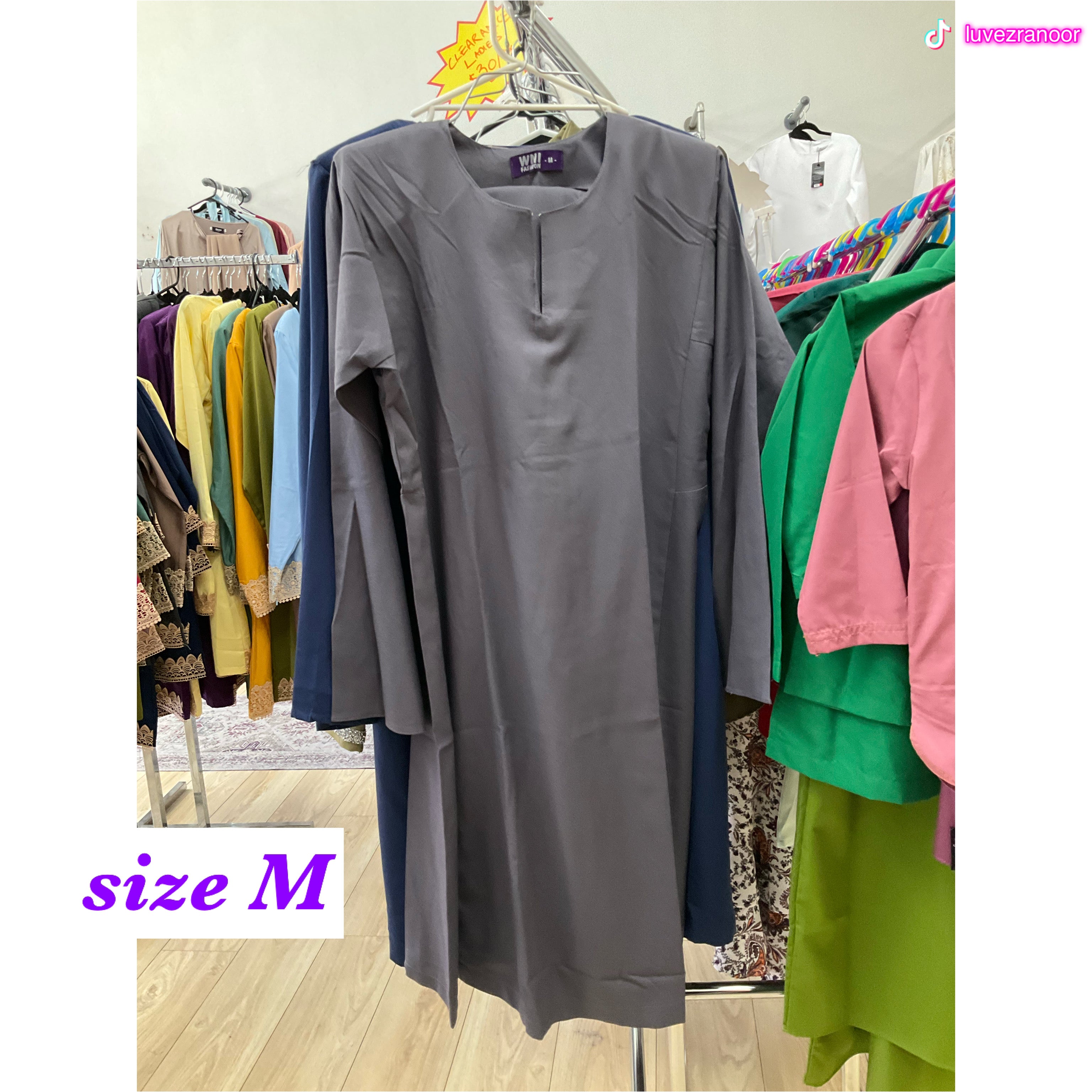 Yuna/Izzah Kurung (WNI)