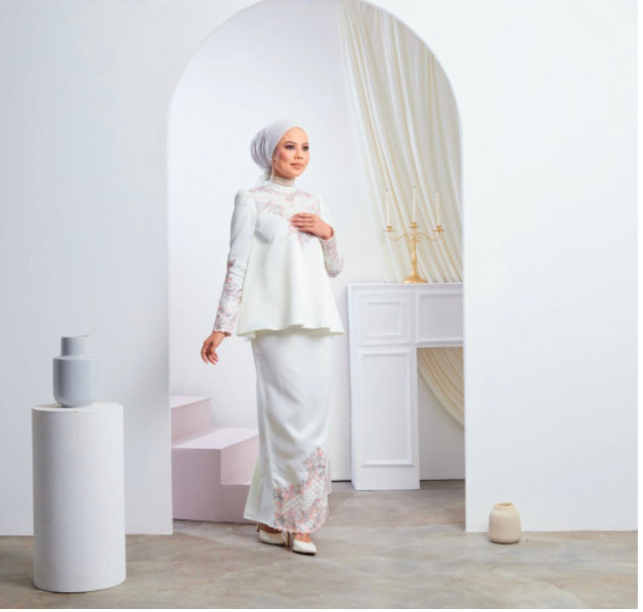 Annabelle Kurung Doll - White