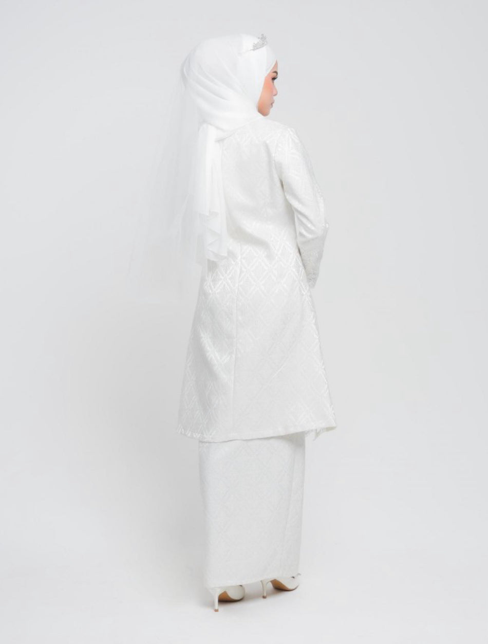 Natasya Kurung