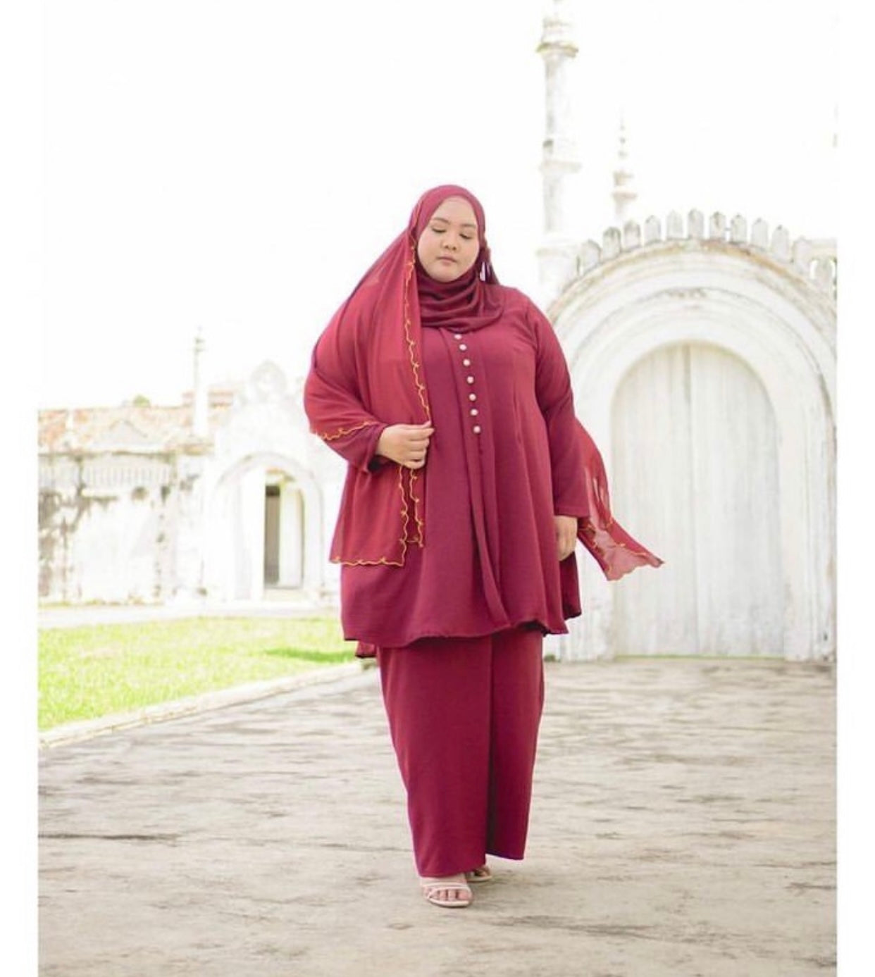 Nona Subaidah Button Kebarung