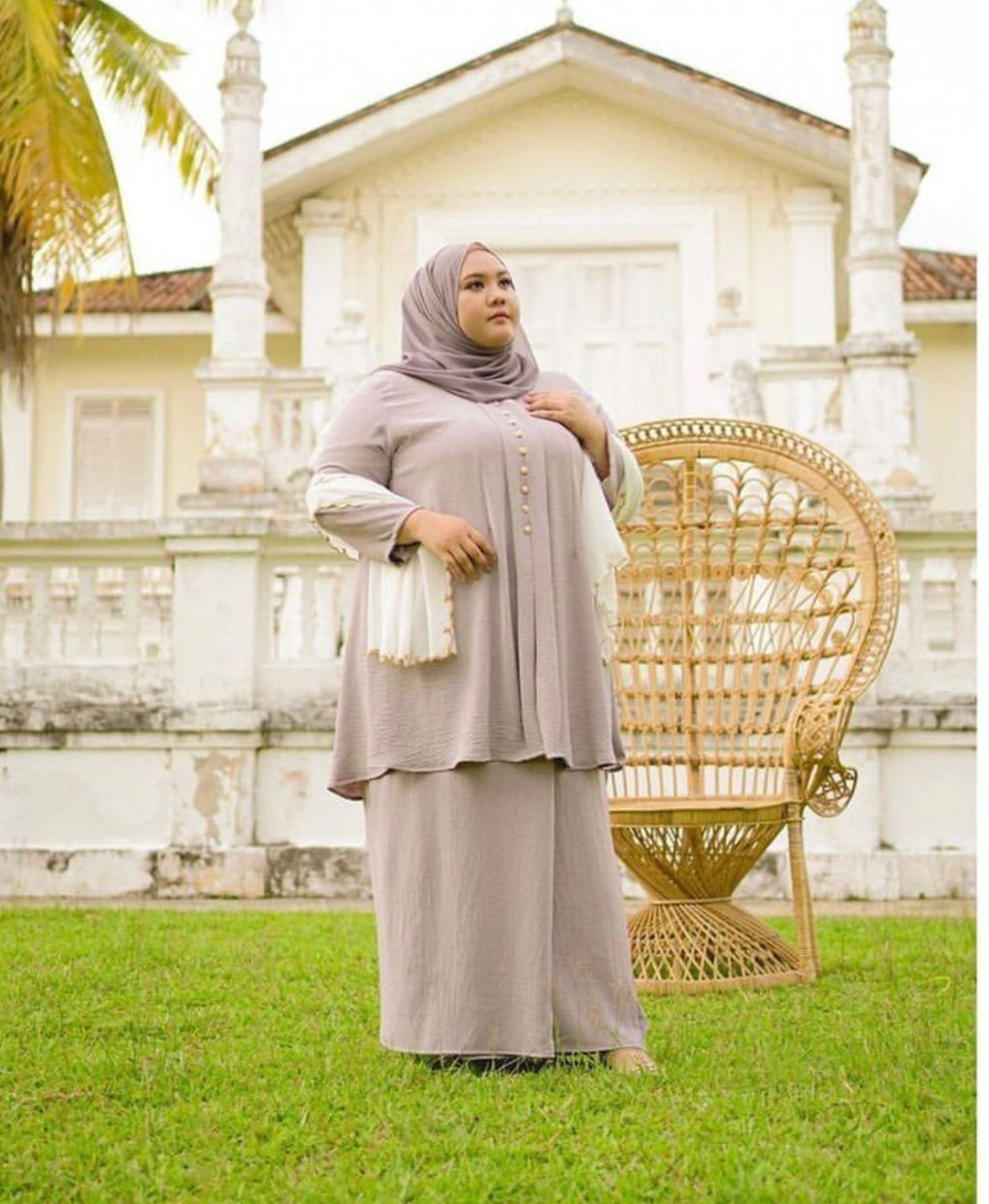 Nona Subaidah Button Kebarung