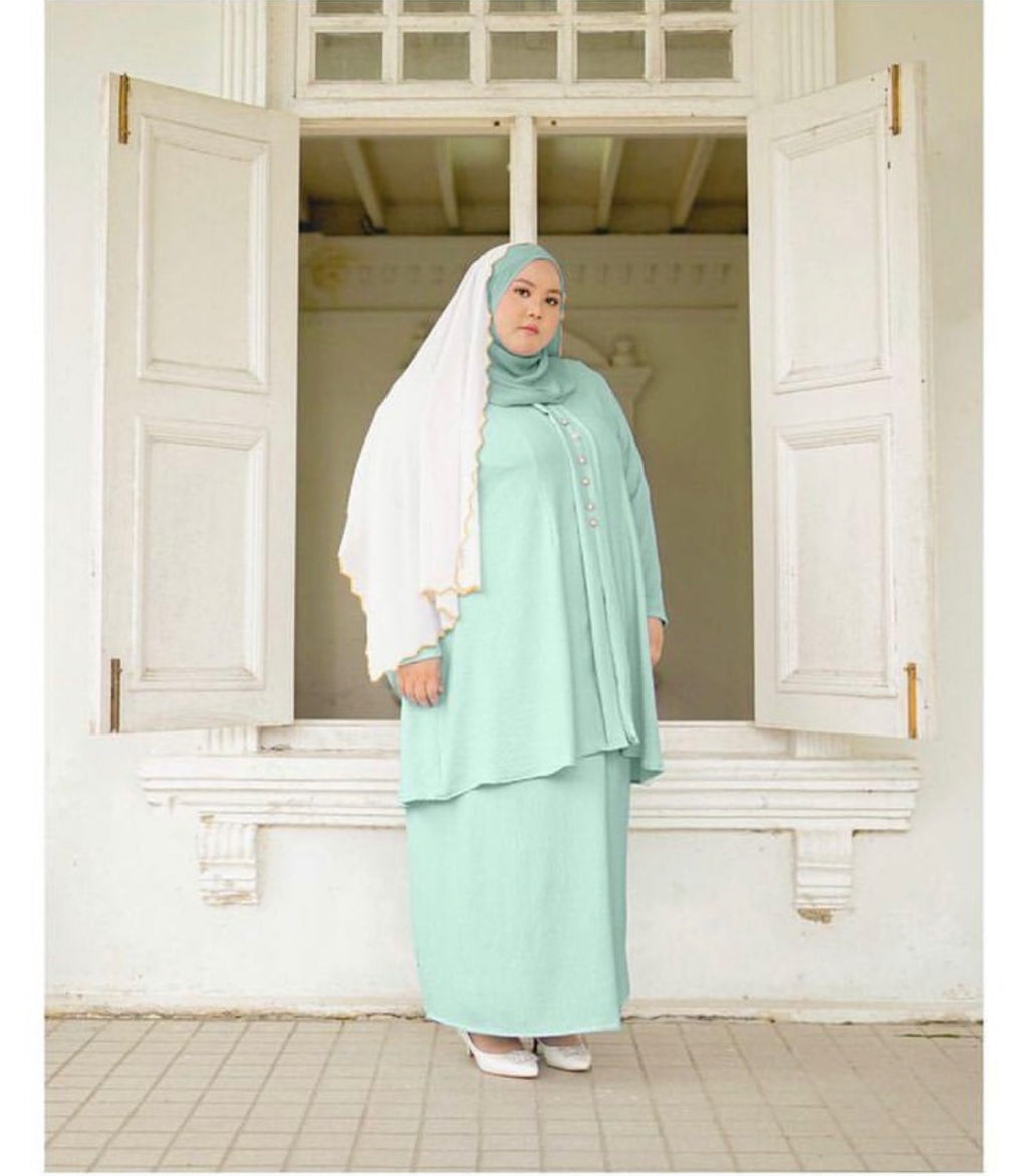 Nona Subaidah Button Kebarung